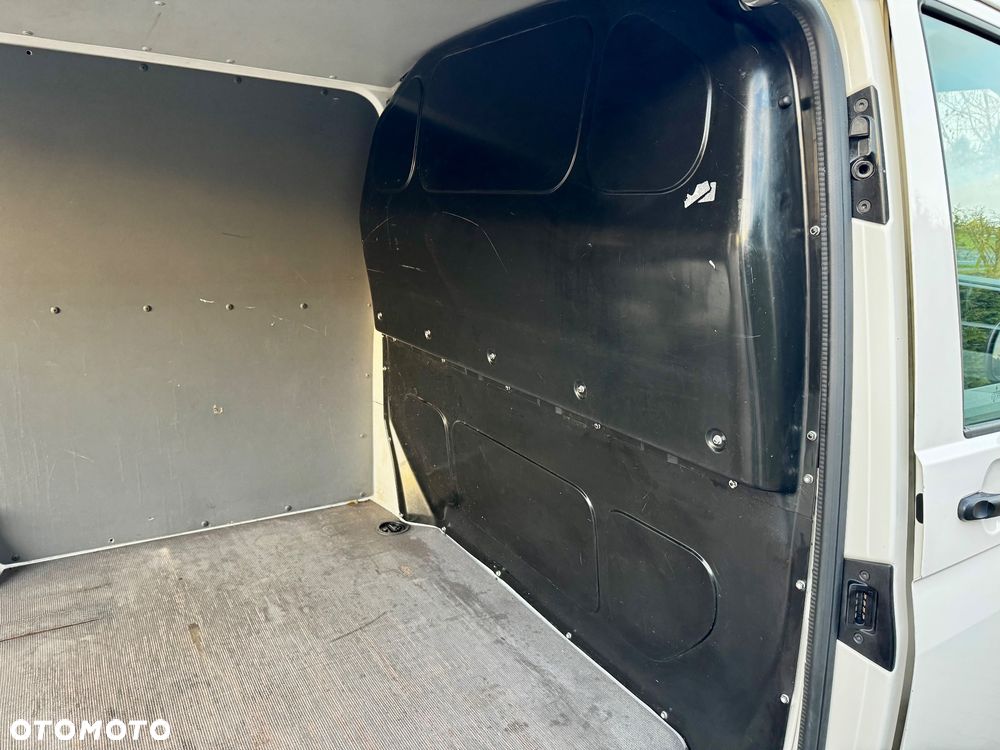 Volkswagen TRANSPORTER T6.1 - 25