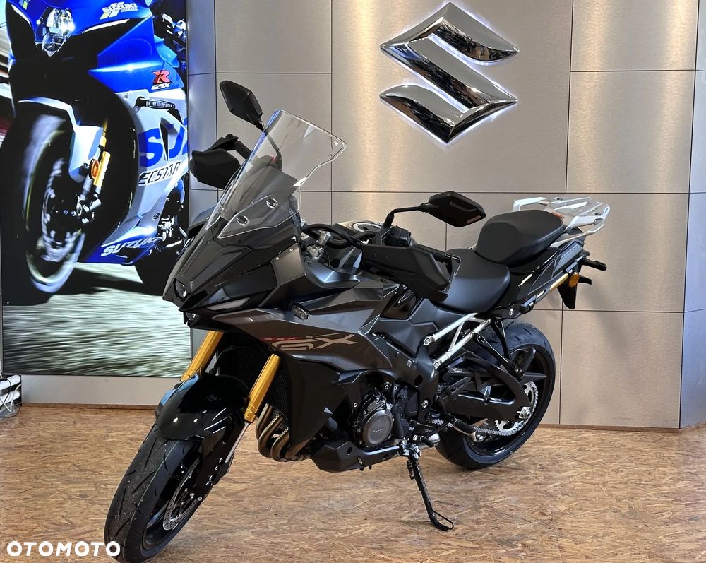 Suzuki GX - 8