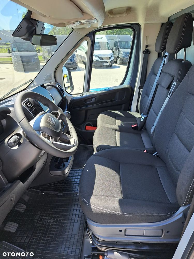 Fiat Ducato Kontener z windą - 32