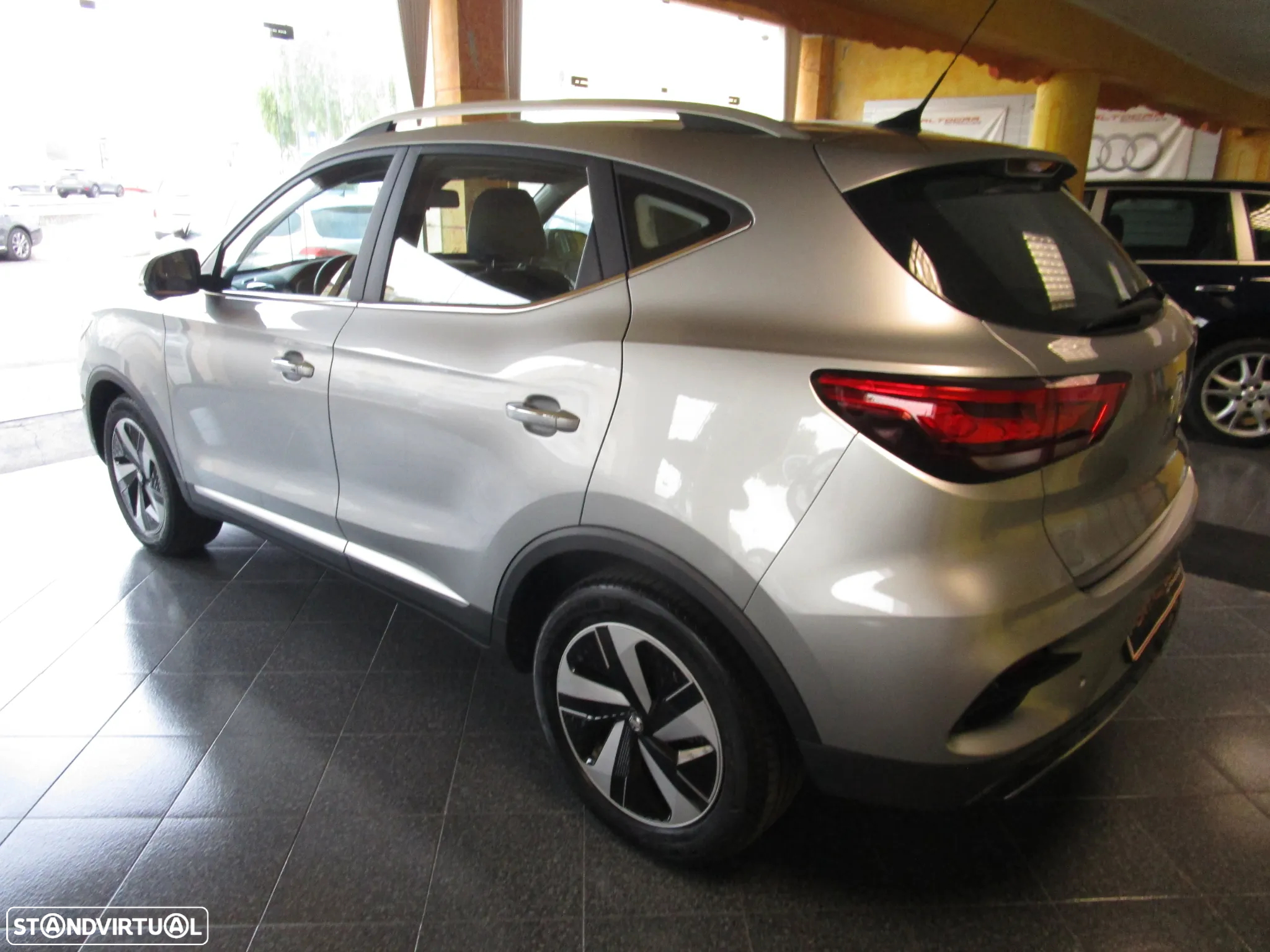 MG ZS EV 50.3 kWh Luxury - 9