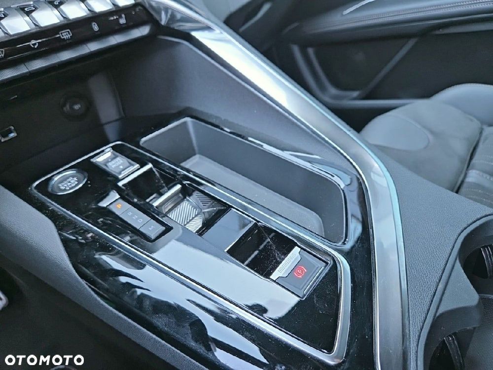 Peugeot 3008 1.2 PureTech GT S&S EAT8 - 16