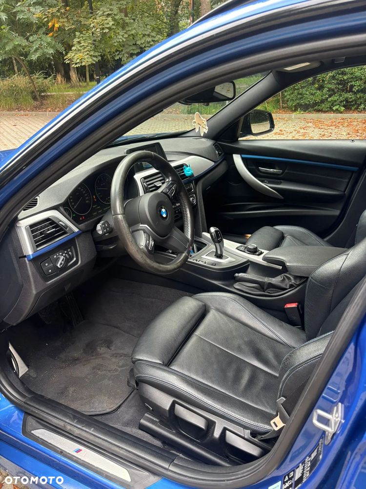 BMW Seria 3 320d xDrive - 28