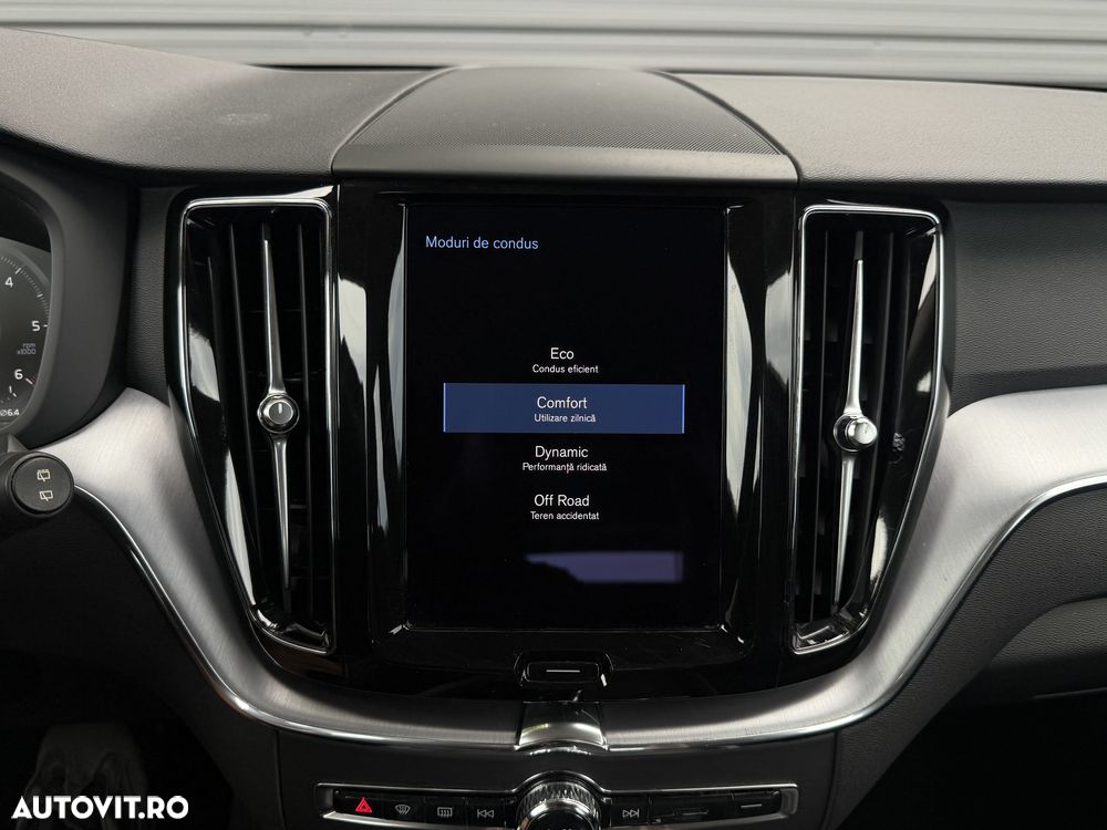 Volvo XC 60 B4 D Geartronic Momentum Pro - 19