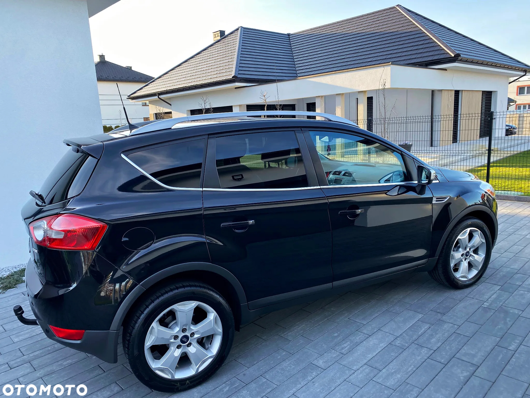 Ford Kuga 2.0 TDCi 2x4 Titanium - 14