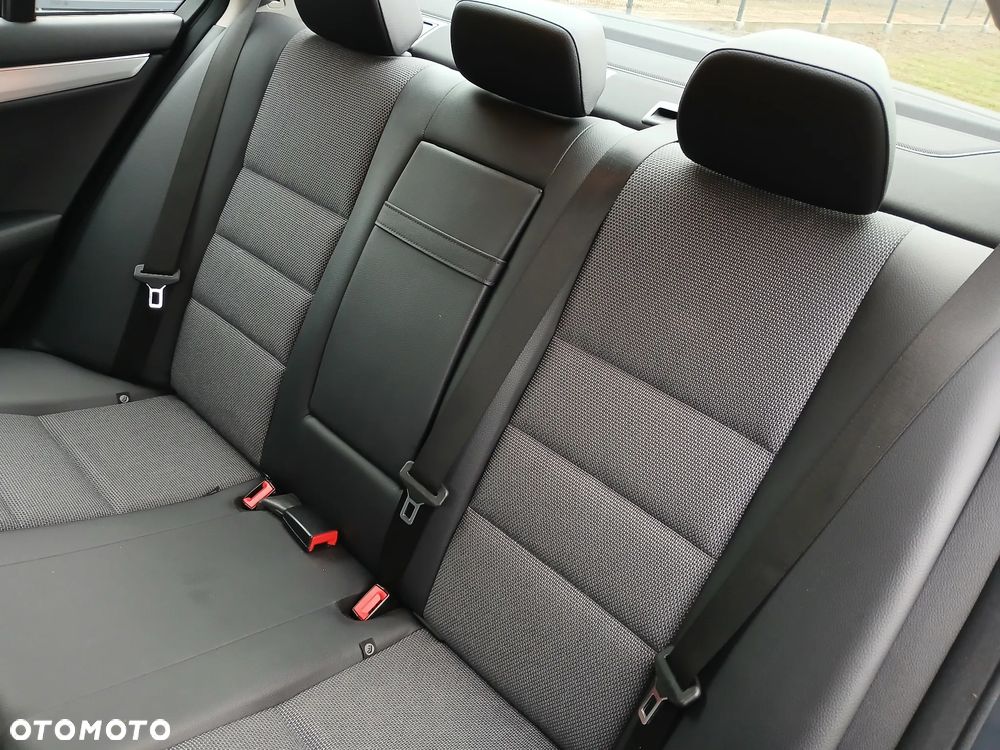Mercedes-Benz Klasa C 220 CDI BlueEff 4-Matic Avantgarde - 8