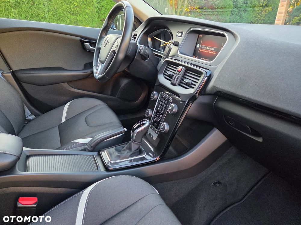 Volvo V40 D3 Geartronic - 25
