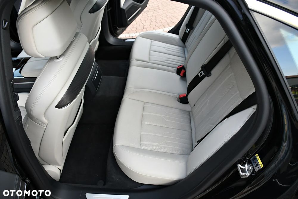 Audi A8 - 23
