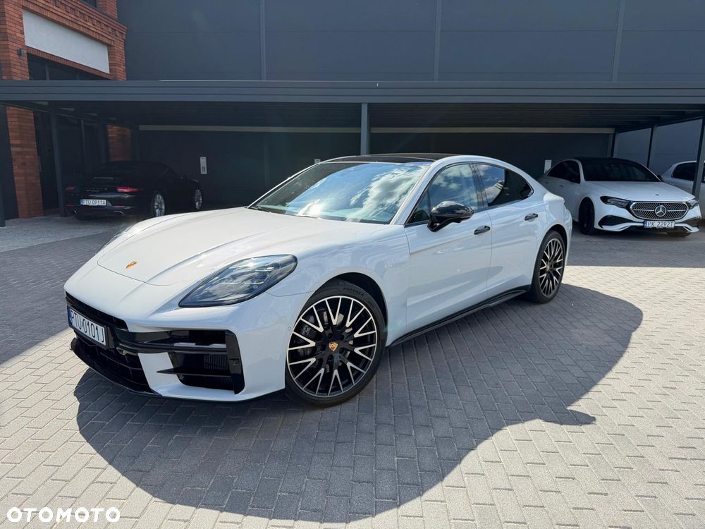 Porsche Panamera Standard - 1
