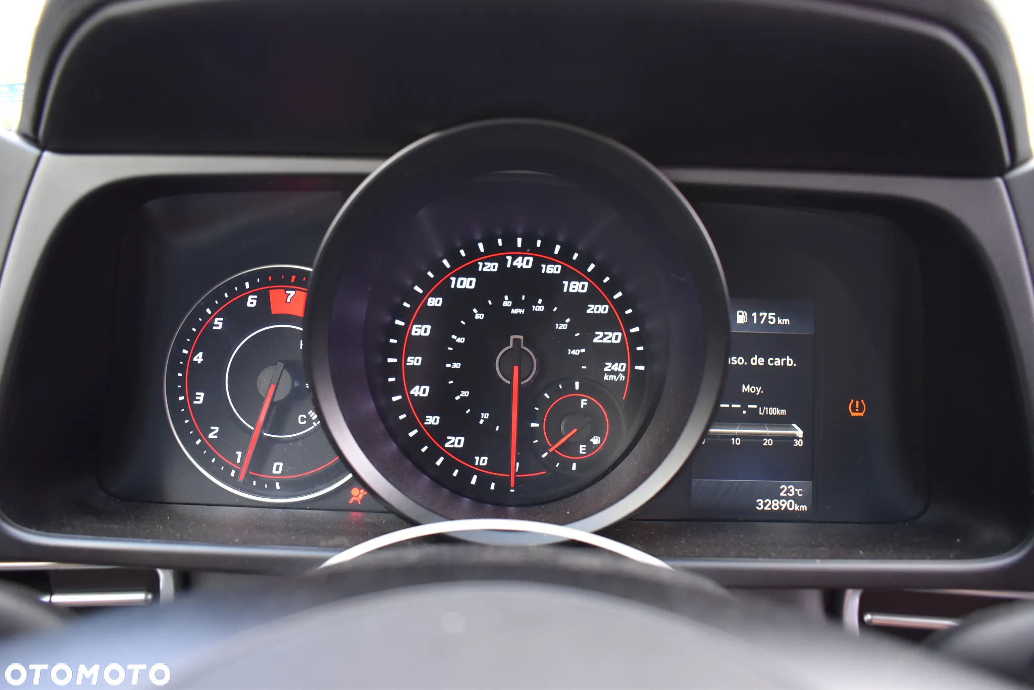 Hyundai Elantra - 31