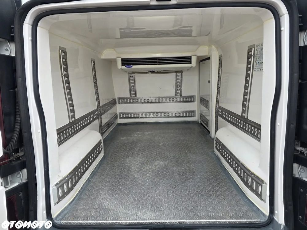 Opel Vivaro Long Chłodnia  2018 rok - 9