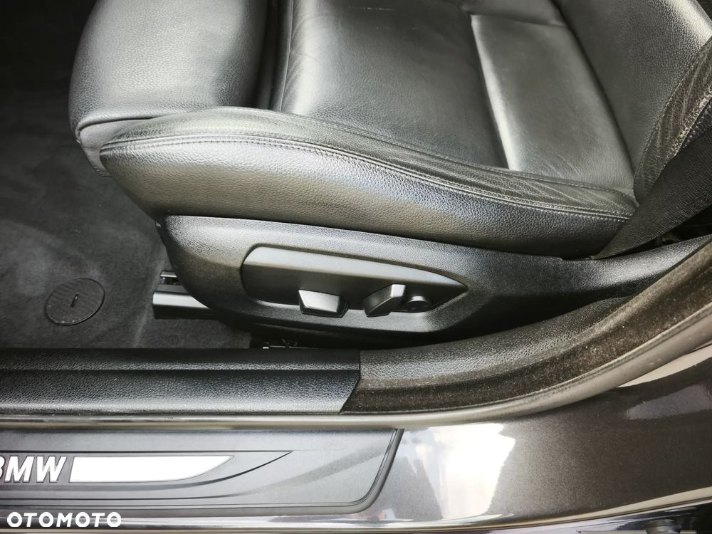 BMW Seria 5 520d Luxury Line - 11