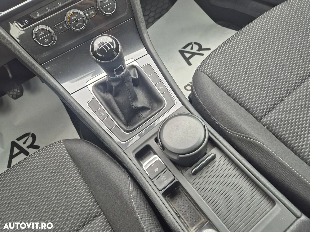 Volkswagen Golf 1.0 TSI Trendline - 17