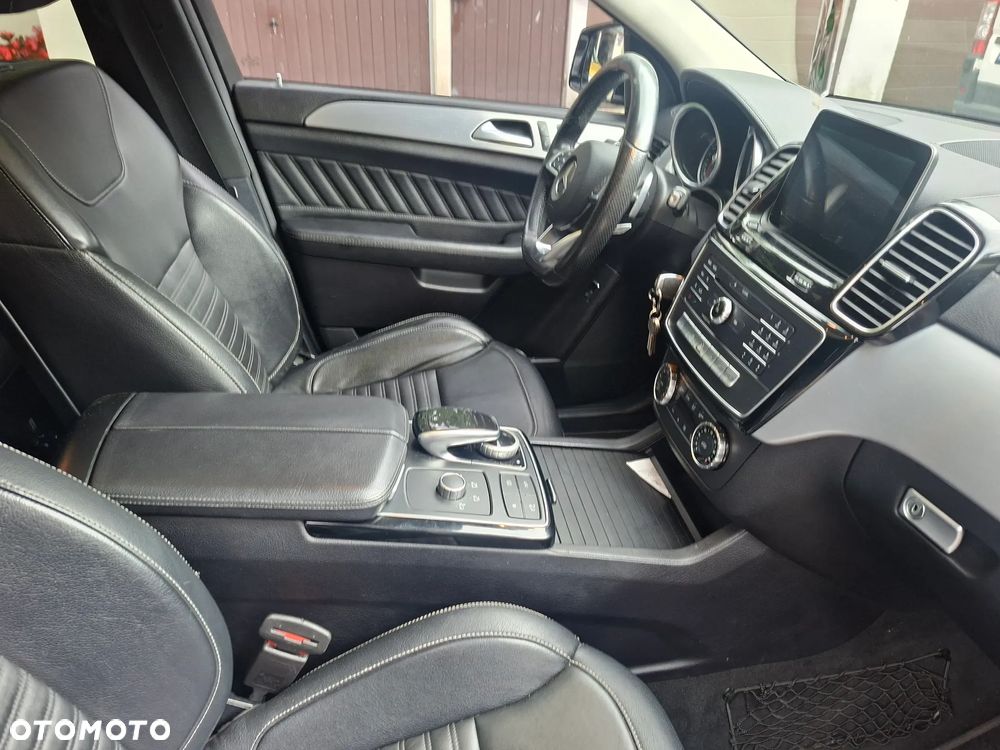 Mercedes-Benz GLE 350 d 4Matic 9G-TRONIC AMG Line - 11