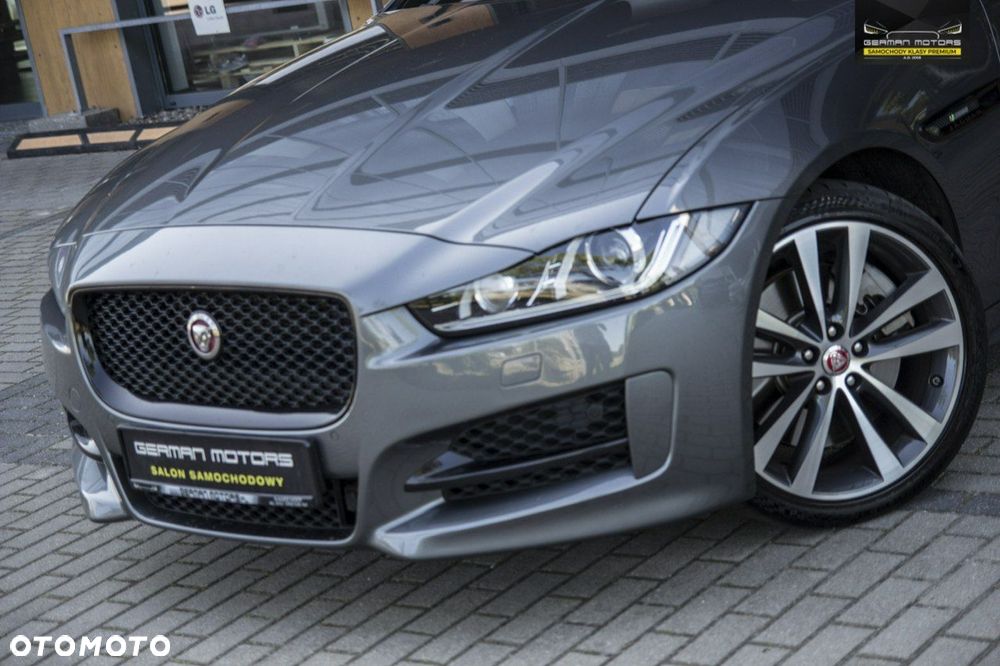 Jaguar XE - 9