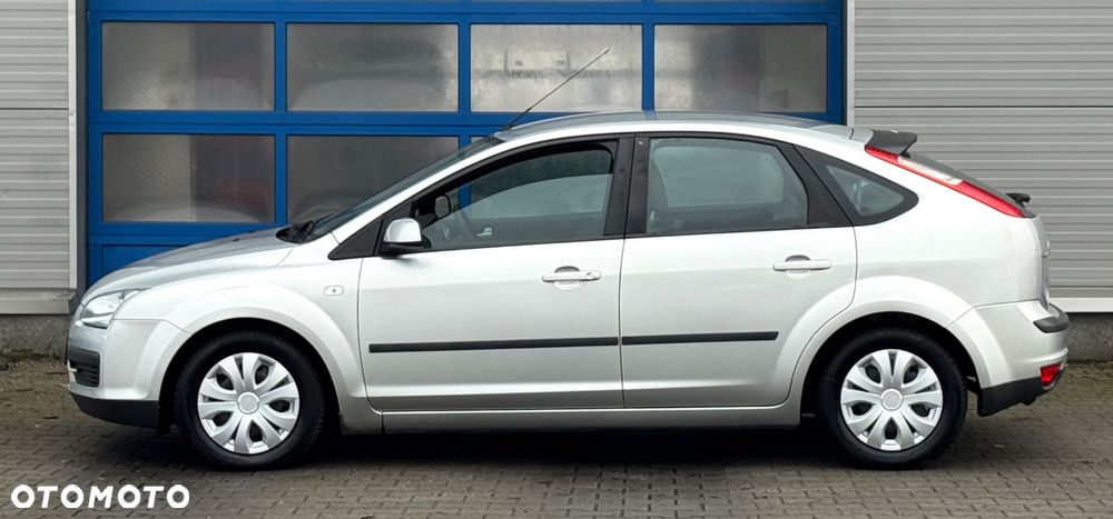 Ford Focus 1.6 16V Style - 12