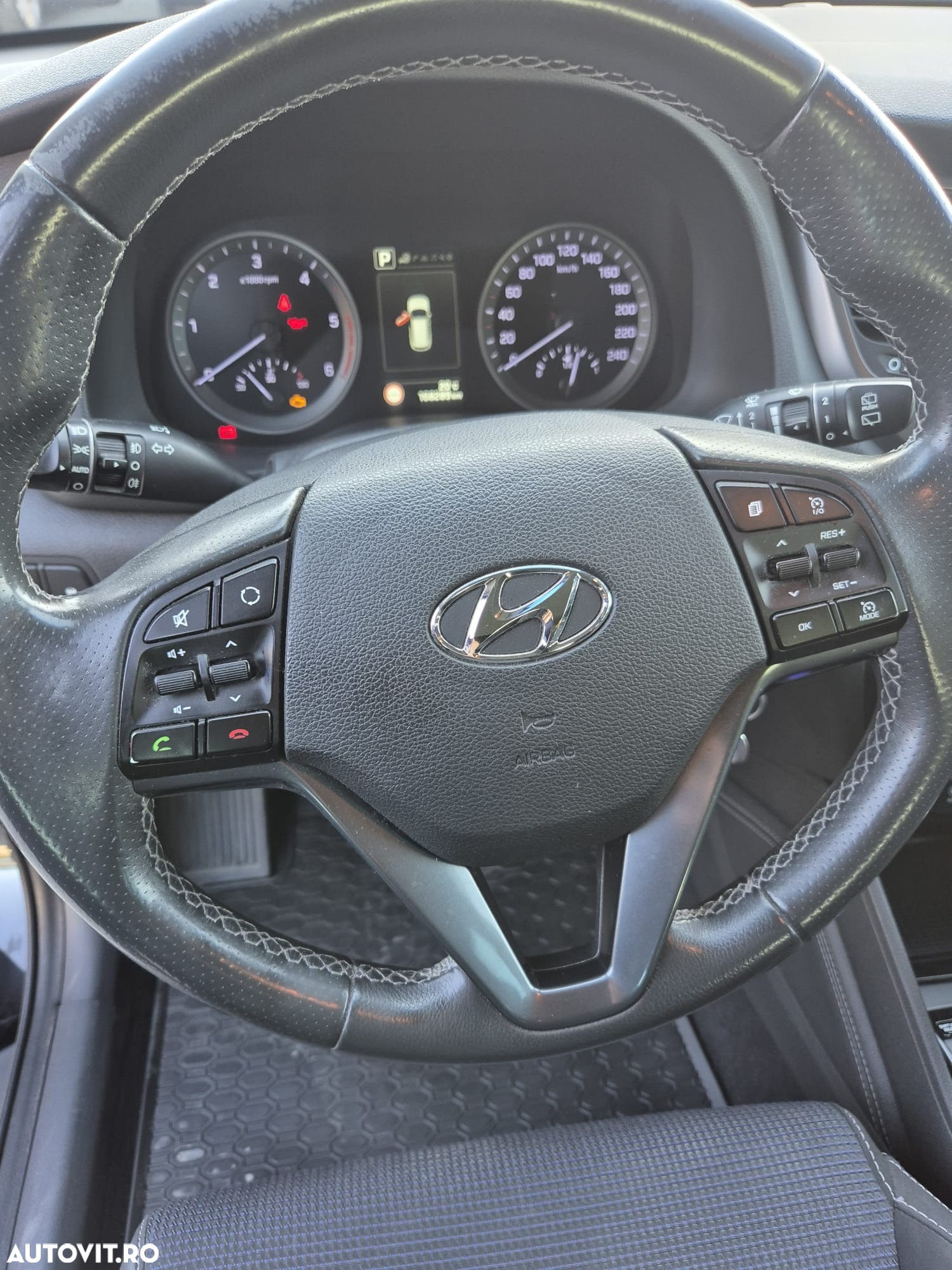 Hyundai Tucson 2.0 CRDI 4WD 6AT Premium+ - 17