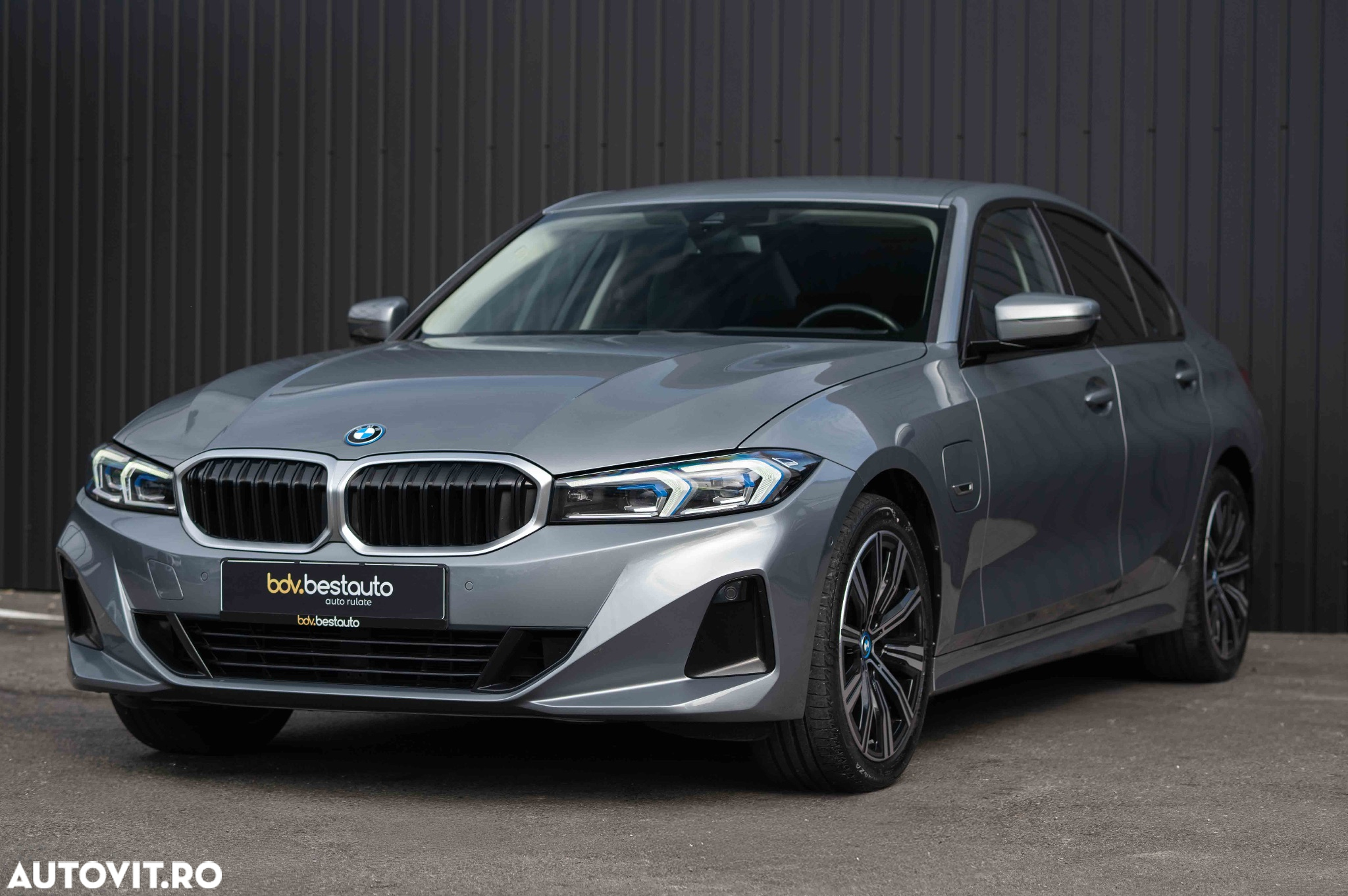 BMW Seria 3 320e AT PHEV - 30