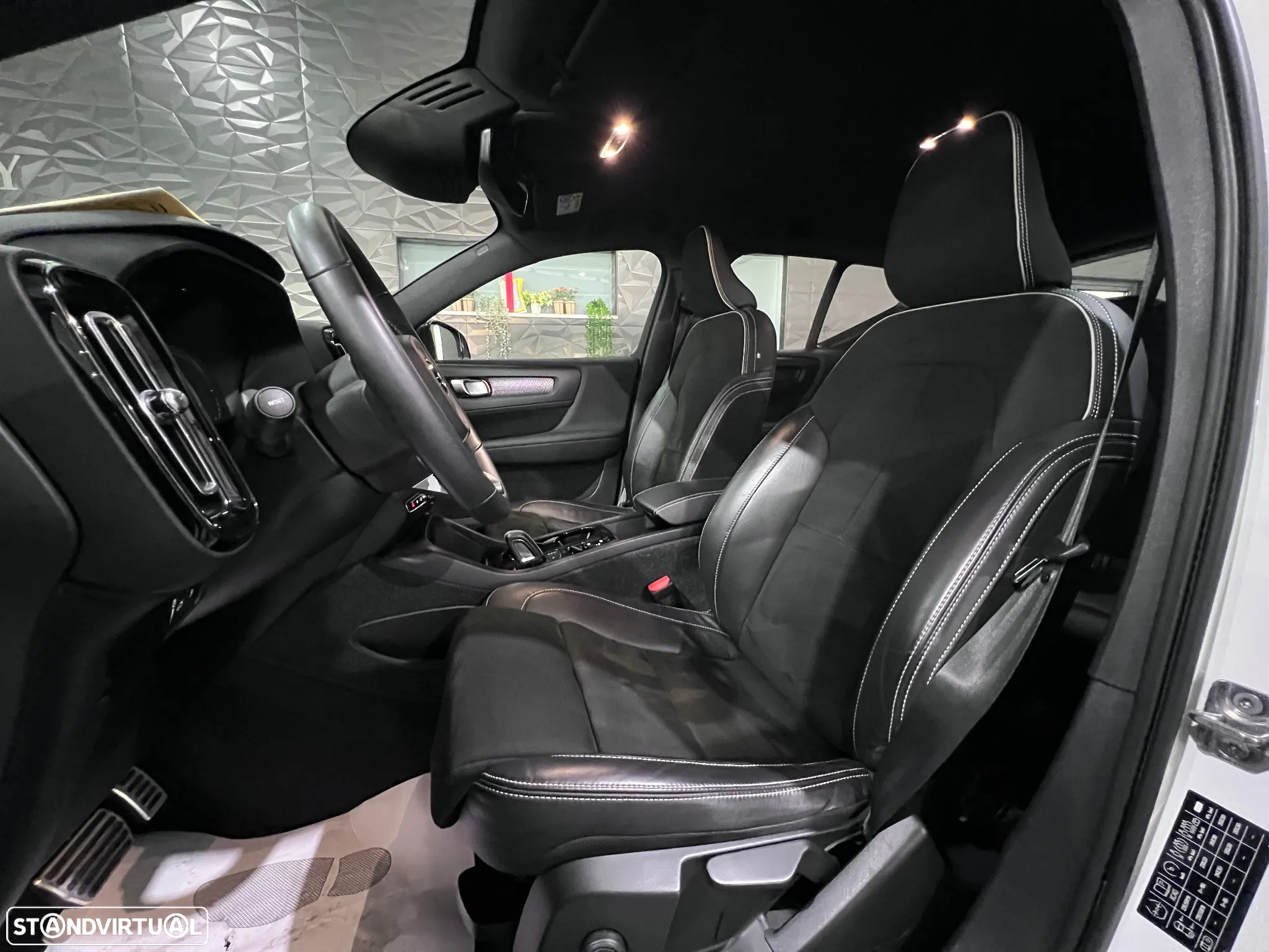 Volvo XC 40 1.5 T4 PHEV R-Design - 8