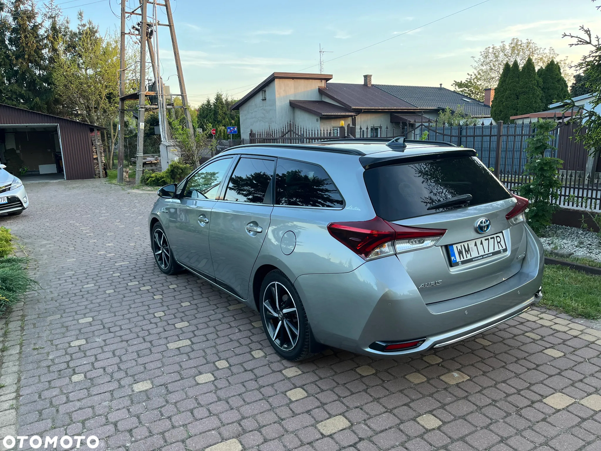 Toyota Auris Hybrid 135 Selection - 4