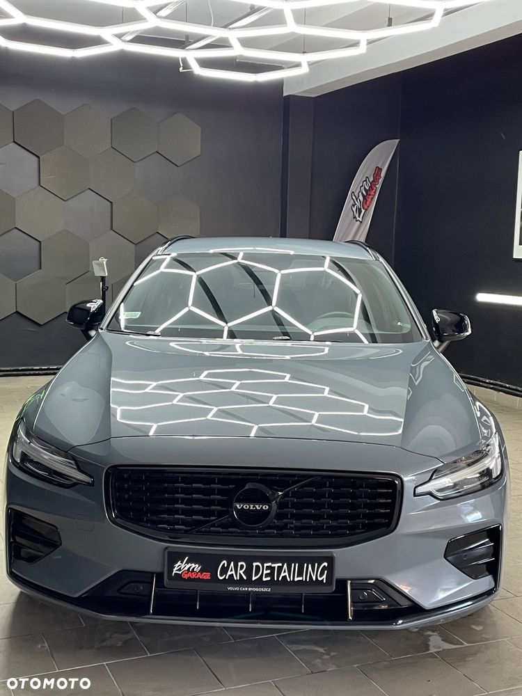 Volvo V60 B3 B R-Design - 2