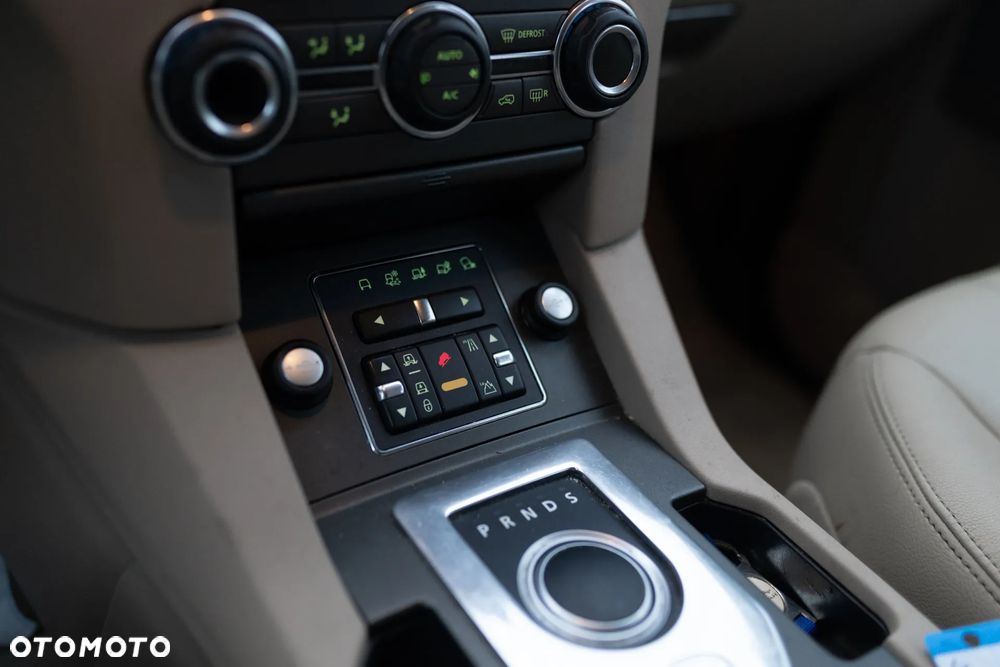 Land Rover Discovery 3.0D V6 HSE - 17