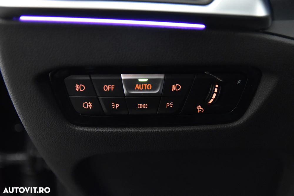 BMW Seria 3 330i xDrive AT - 15