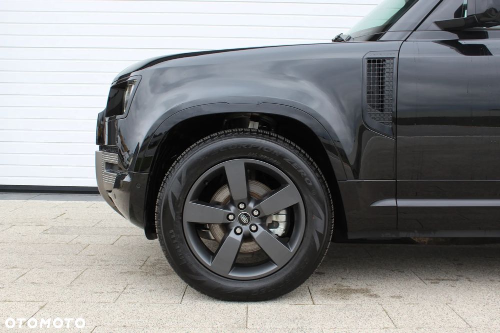 Land Rover Defender - 8