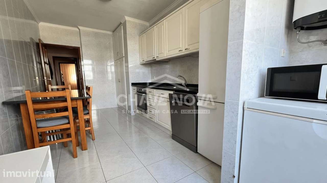 Apartamento T2 c/ Varanda em Oliveira do Douro - Grande imagem: 4/16