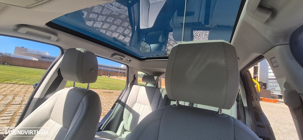 Land Rover Discovery Sport 2.0 eD4 HSE - 32