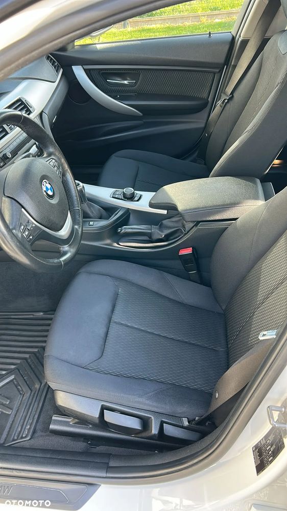 BMW Seria 3 316d EU6 - 10