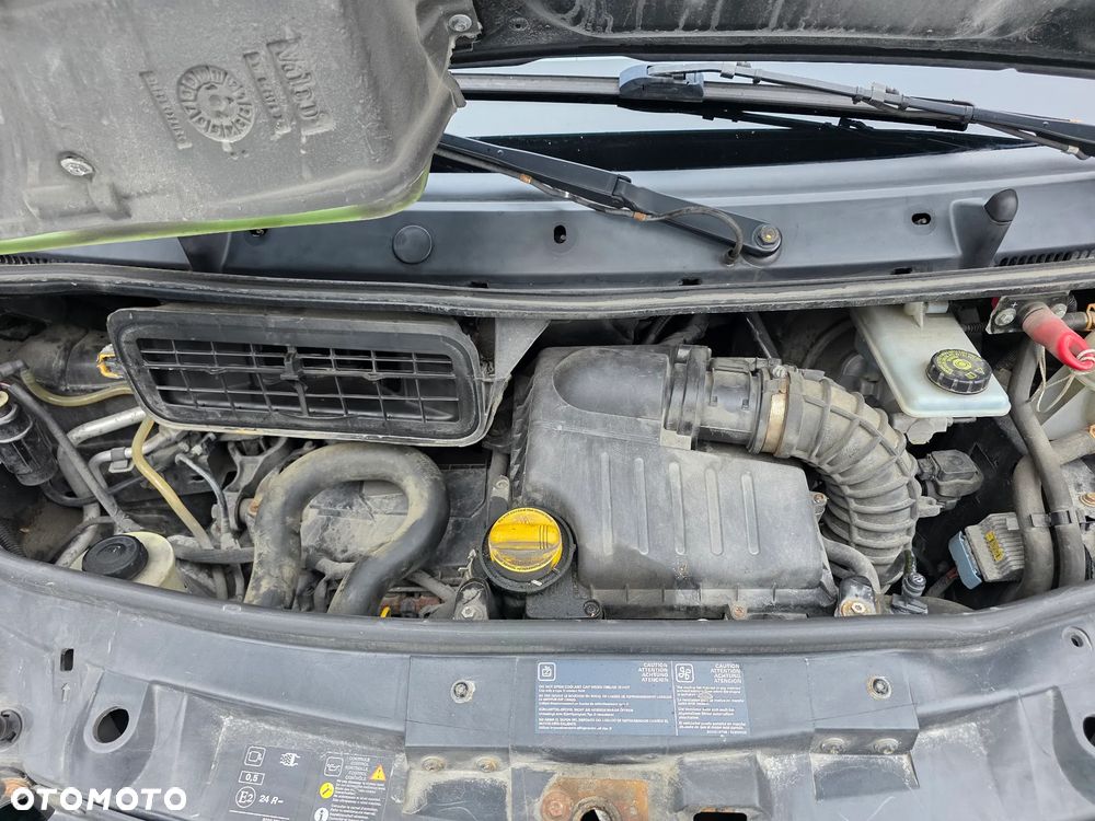 Renault Trafic - 16