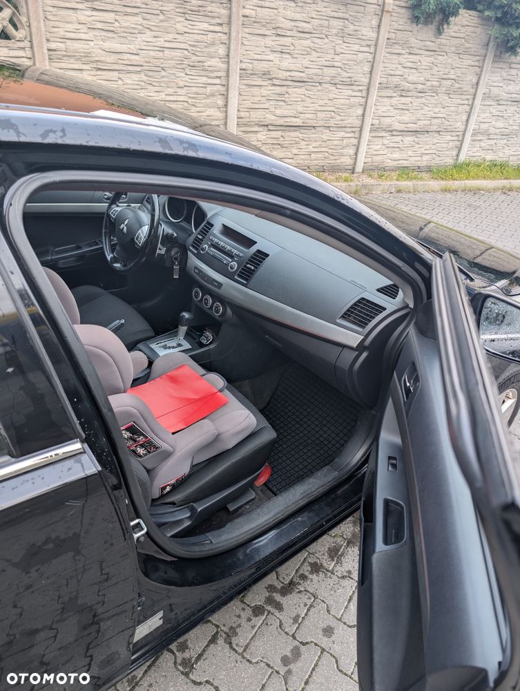 Mitsubishi Lancer - 9