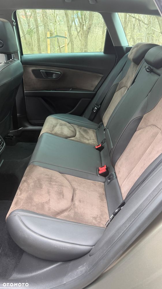 Seat Leon 2.0 TDI DPF Start&Stop DSG XCELLENCE - 25