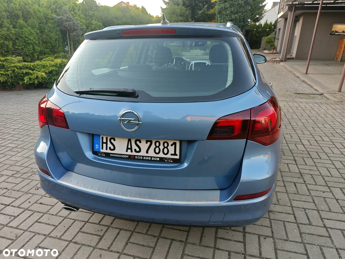 Opel Astra IV 1.4 T Cosmo - 17