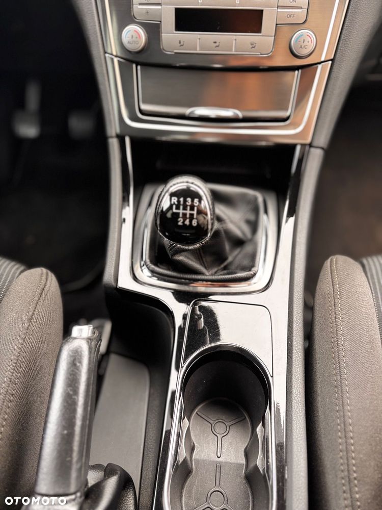 Ford Mondeo 1.8 TDCi Ghia X - 9