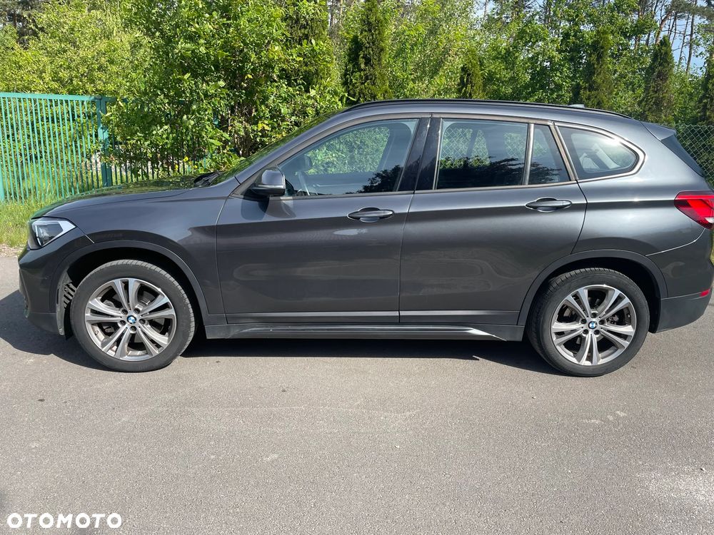 BMW X1 xDrive20i Sport Line - 10