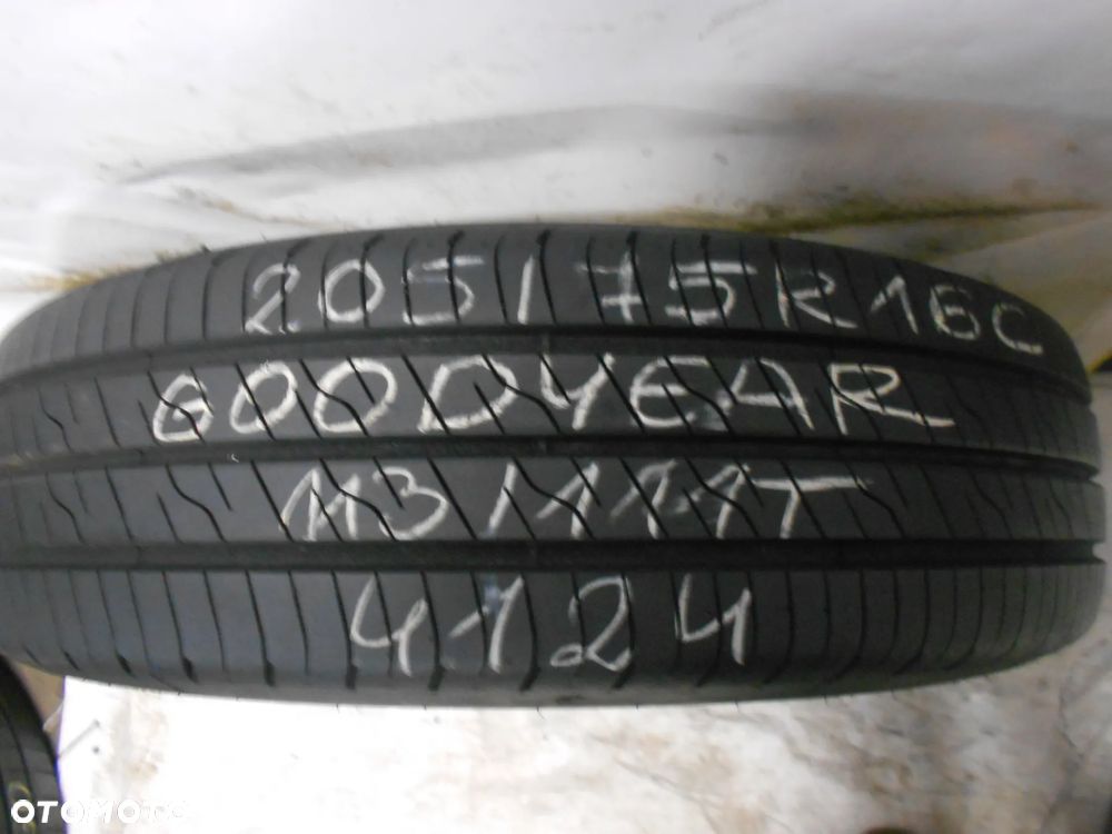 OPONA POJEDYNKA 205/75R16C GOODYEAR EFFICIENTGRIP CARGO 2 DOT 4124 9MM - 1