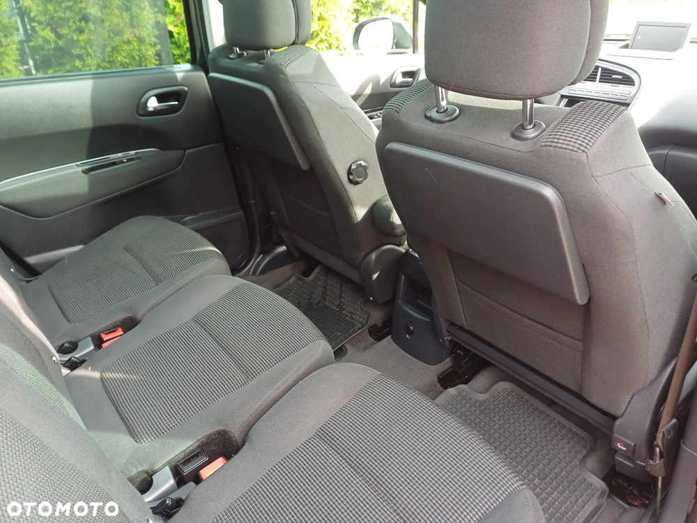 Peugeot 5008 - 12