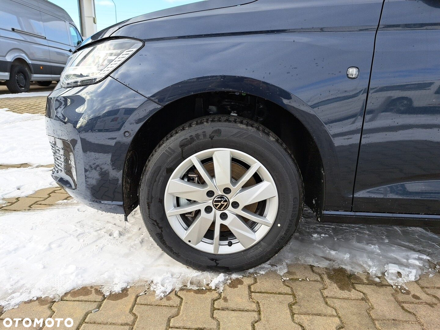 Volkswagen Caddy Maxi Cargo - 9