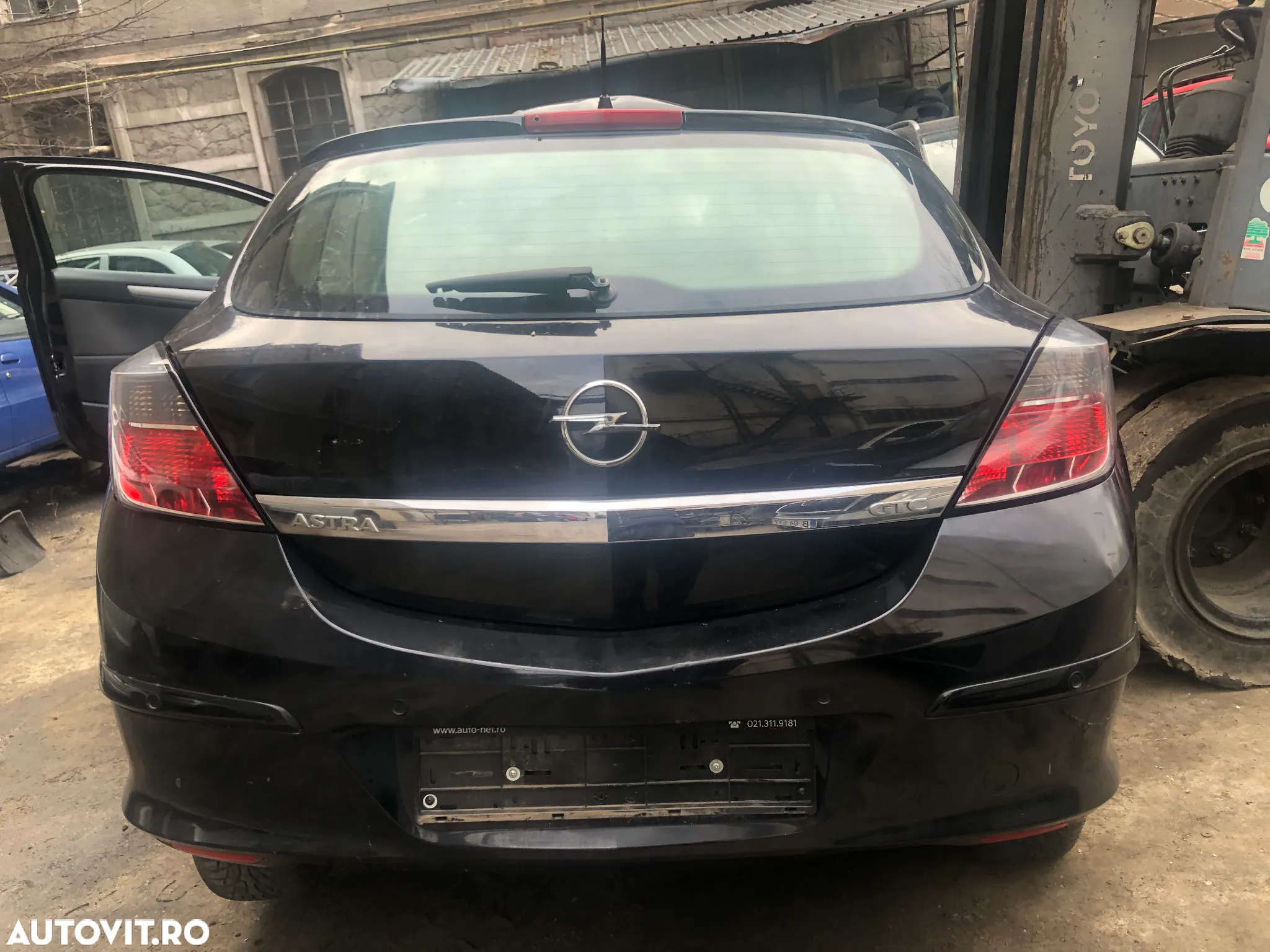 Haion Opel Astra H GTC 2006 coupe negru - 3