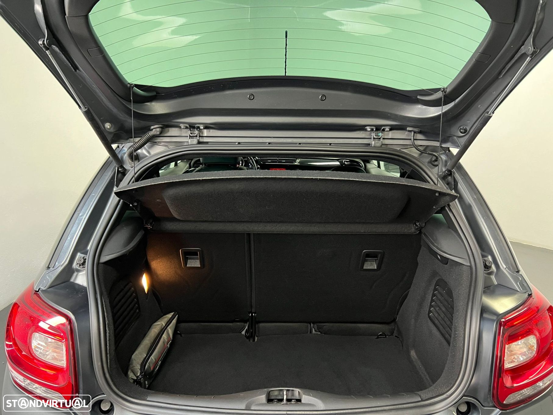 Citroën DS3 1.6 e-HDi So Chic - 13