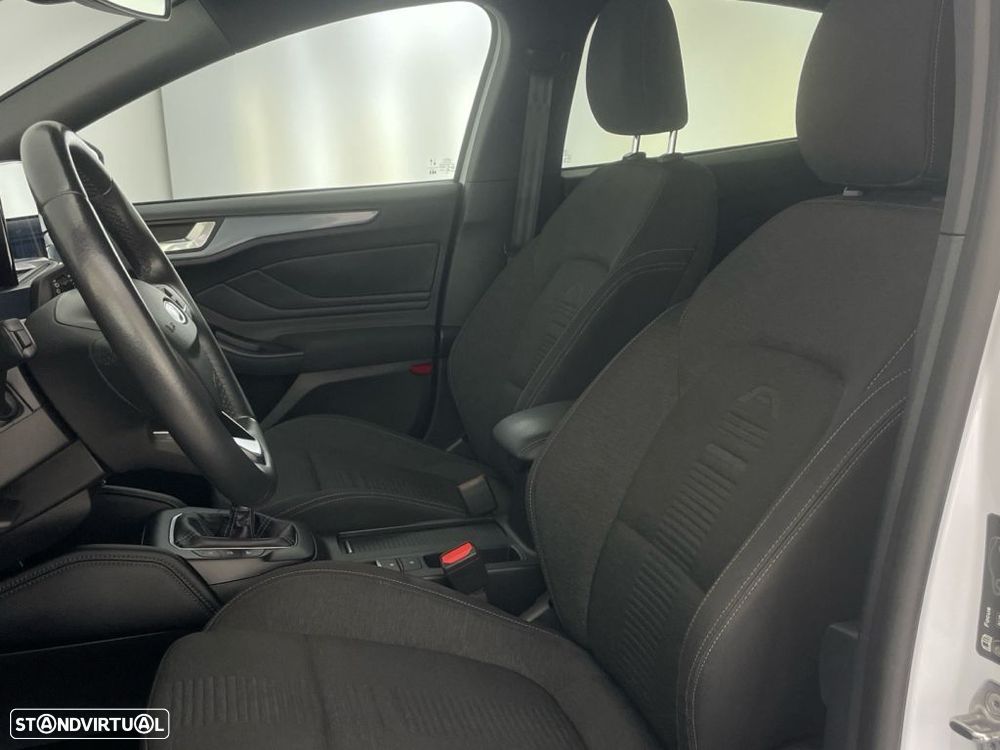 Ford Focus 1.0 EcoBoost Active - 19