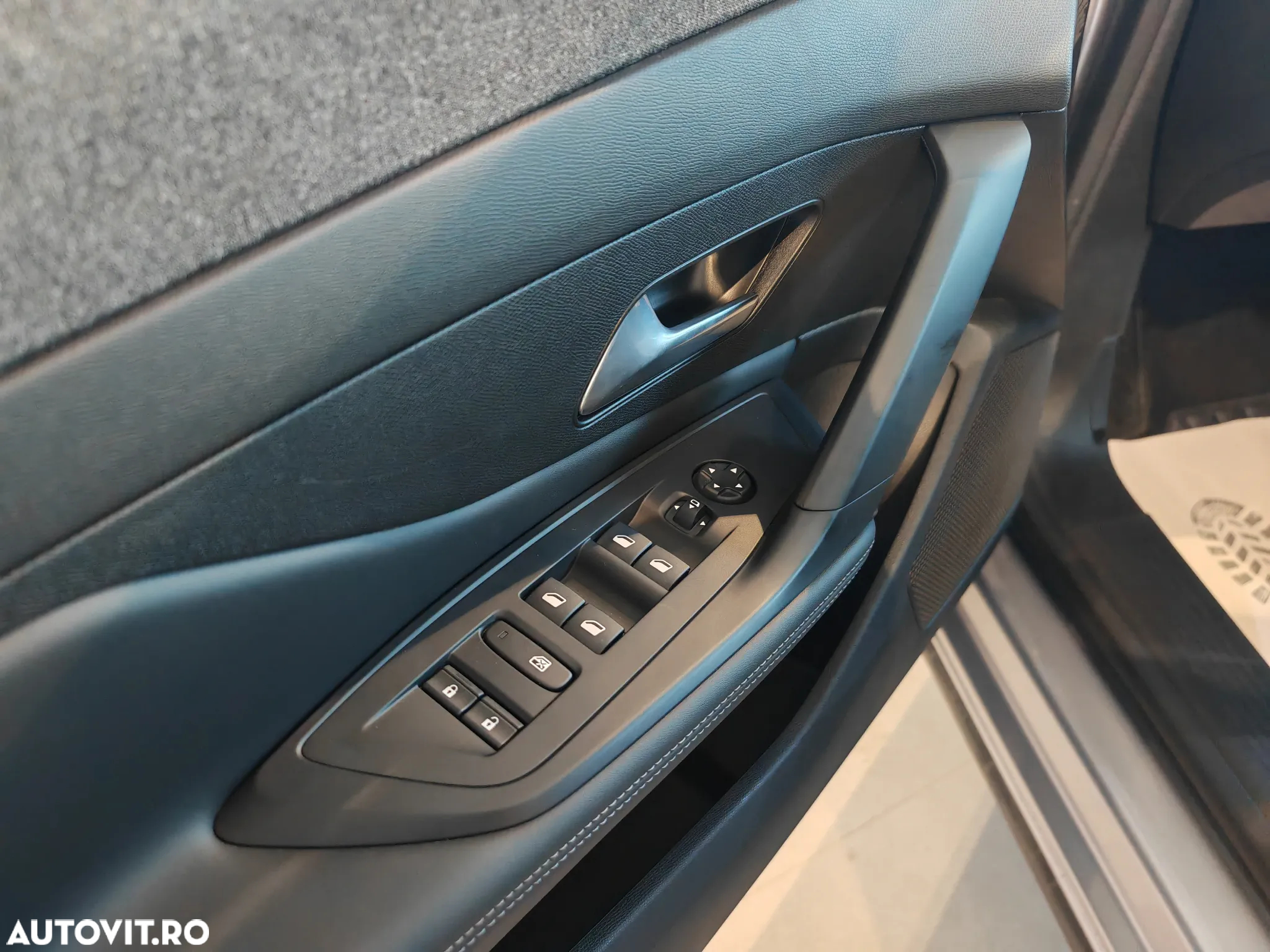 Peugeot 408 1.2L PureTech 130 S&S EAT8 Allure - 15