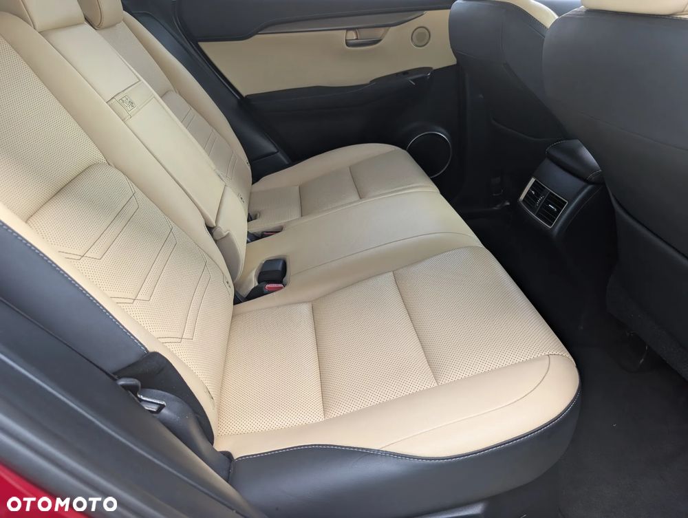 Lexus NX 200t AWD Luxury Line - 4