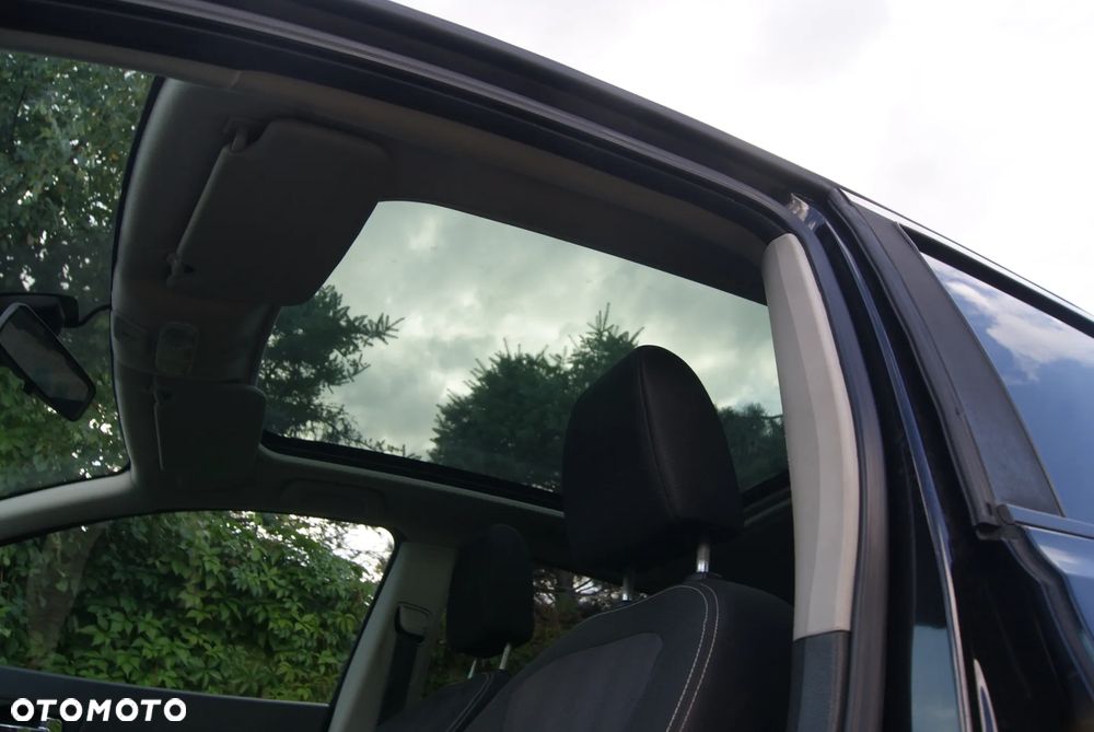 Nissan Qashqai 2.0 dCi DPF I-Way - 11