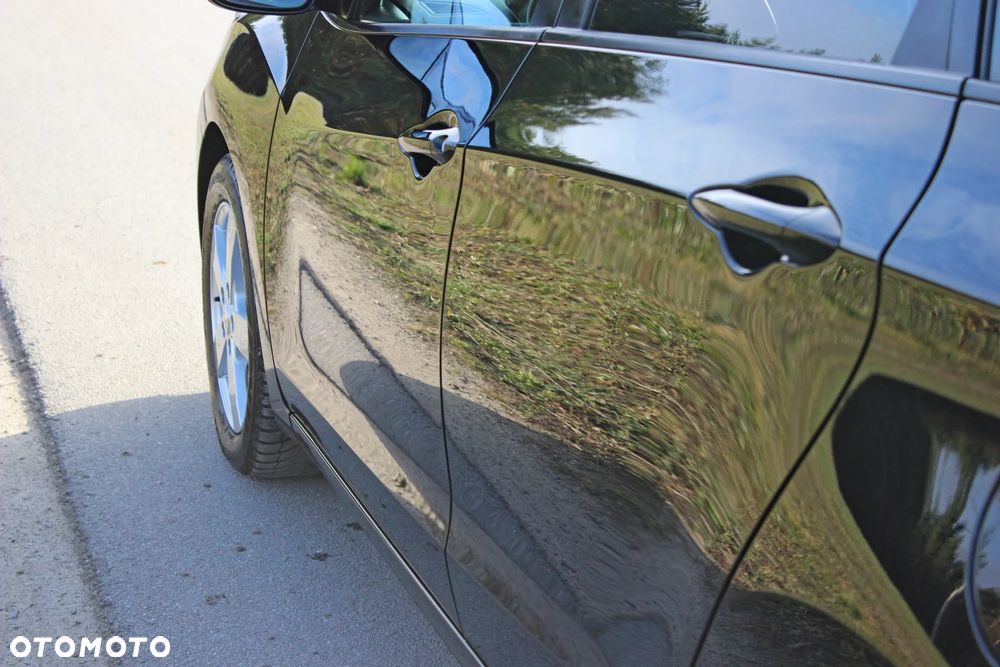 Hyundai i30 blue Kombi 1.6 GDi Style - 17