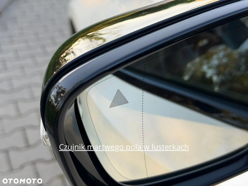 BMW Seria 3 320e M Sport - 13