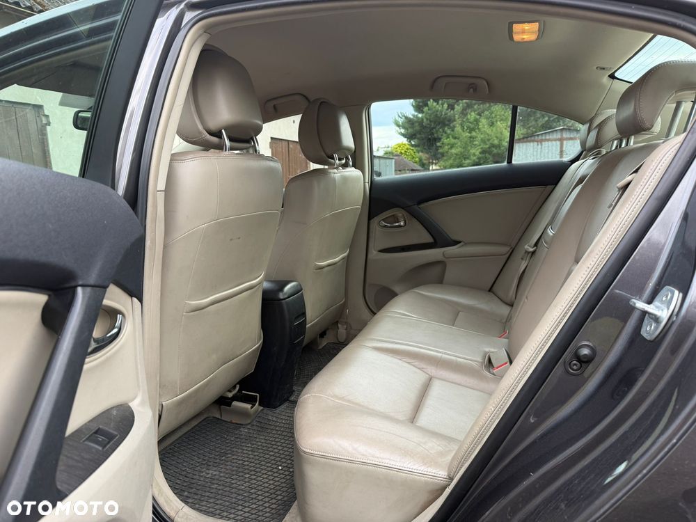 Toyota Avensis 1.8 Style - 6