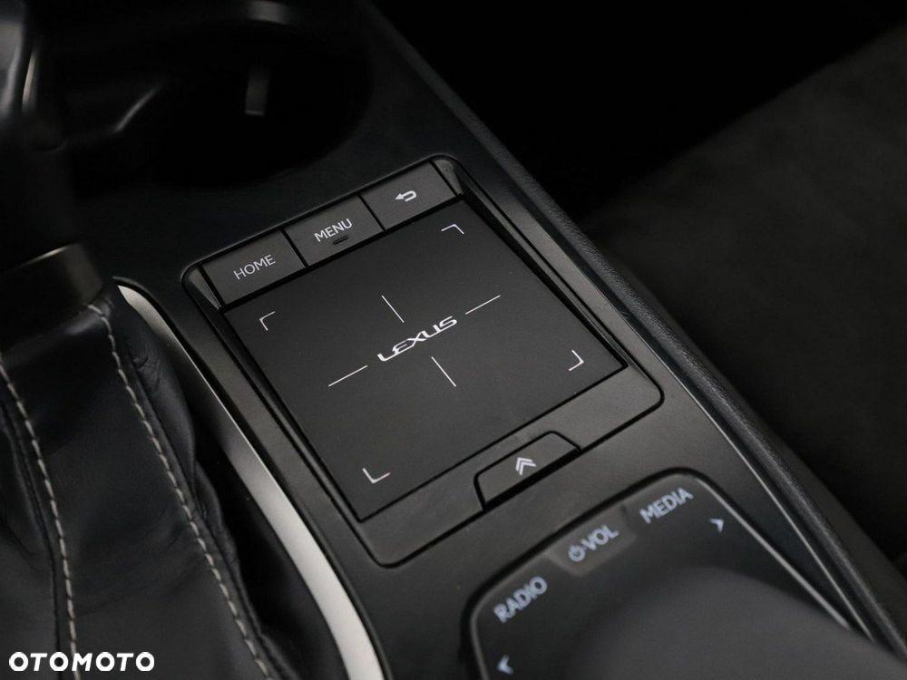 Lexus UX 250h Business Edition - 31