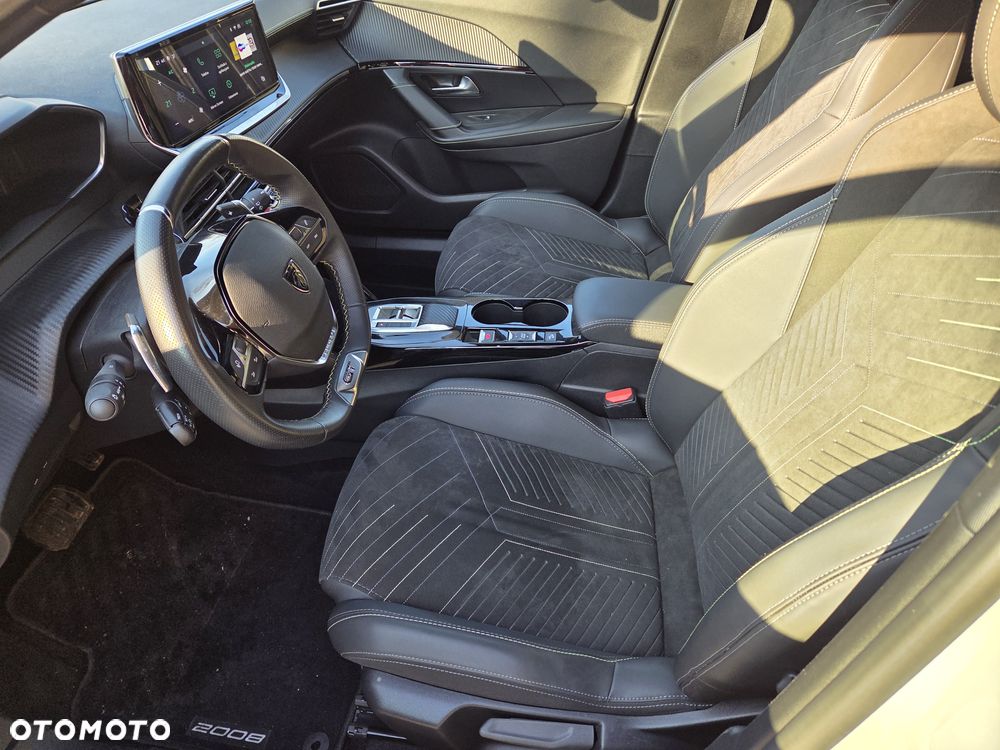 Peugeot 2008 1.2 Pure Tech GPF Allure S&S EAT6 - 28